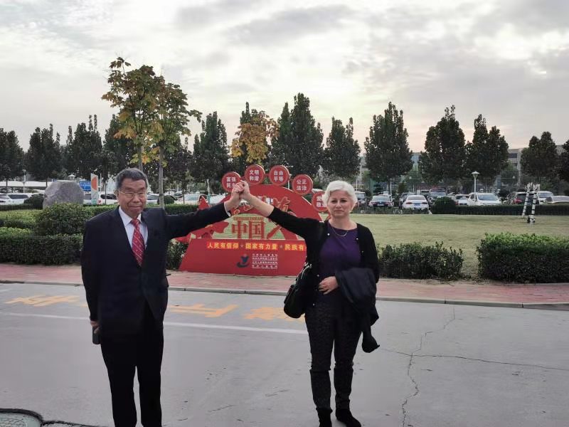 中塞儿科签署合作协议